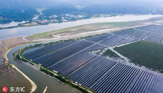 江西新余昔日废弃灰坝煤灰堆积 如今变身光伏