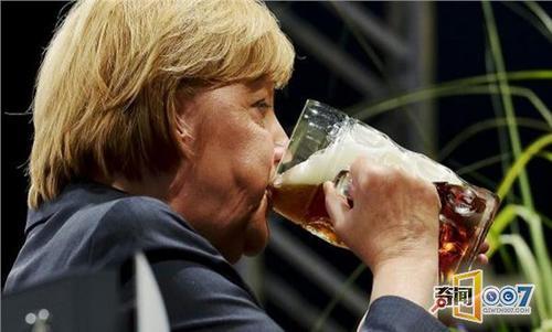 这国家民族做事风格严谨,但喝起酒来中国人都