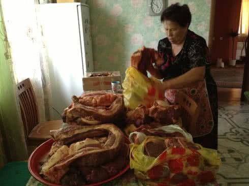 哈萨克斯坦农家马肉宴,游牧民族的粗犷与细腻