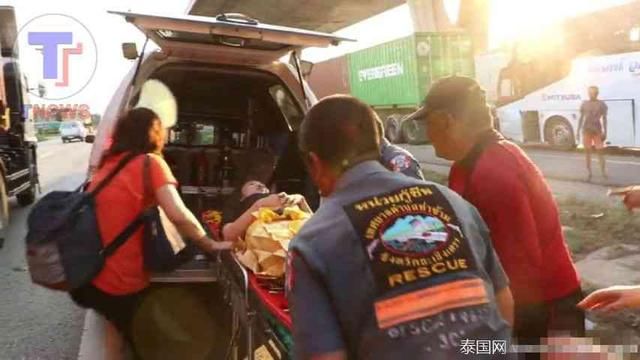 17中国游客在泰国出车祸 司机趁乱逃走