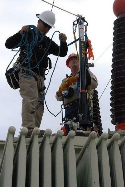 现在为什么做电工工资很低还危险,但还有很多