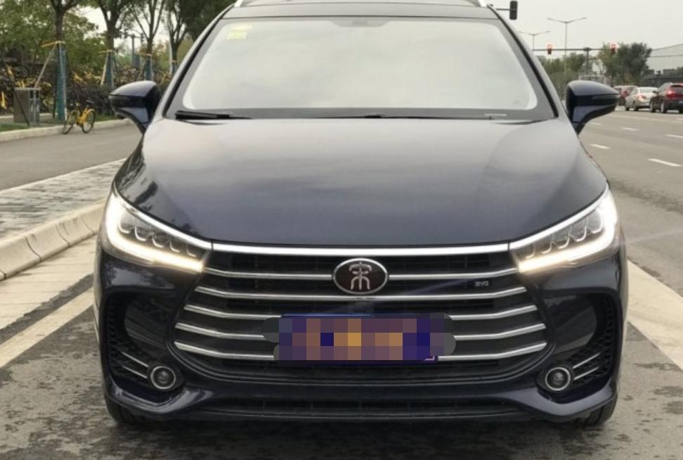 比亚迪顺应MPV市场推出的比亚迪宋MAX,它的实用性表现如何?