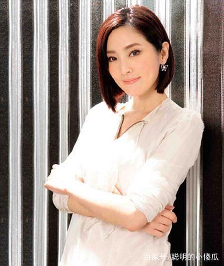 中国最美的五位女富豪,李颖拥有三个学士学位