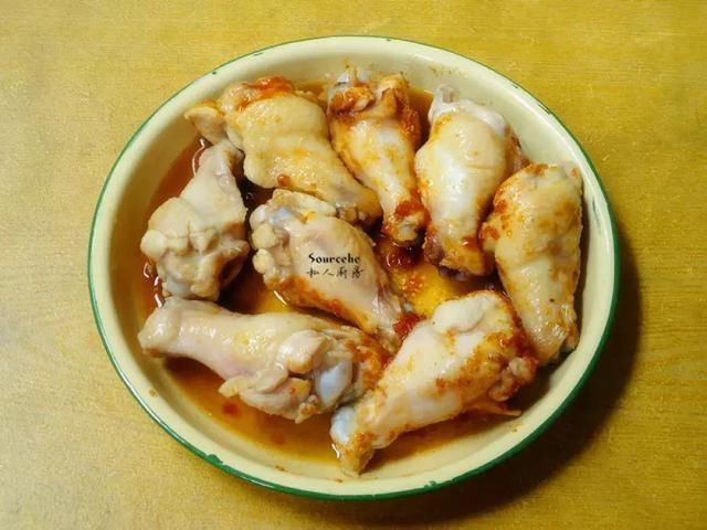一只鸡放多少盐腌制 t014a22f644977f9208.jpg