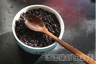 黑香米椰浆水果饭