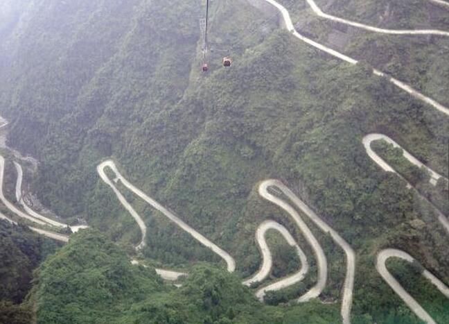 湖南天下第一公路奇观:11公里路建了7年 造价超一亿!