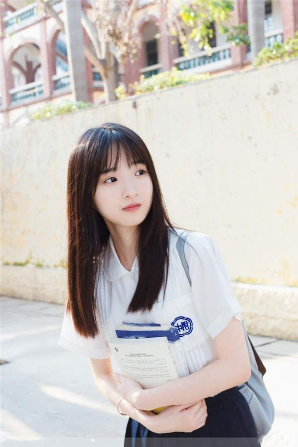 这操作玩手机,抠脚两不误!爆笑内涵囧图