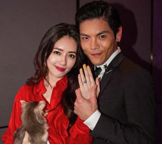 惊呆了!向佐求婚郭碧婷 这到底是个什么梗?