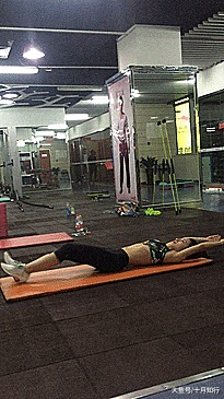 全身塑形一套搞定, 9个动作虐爆腰臀腿, 让你越