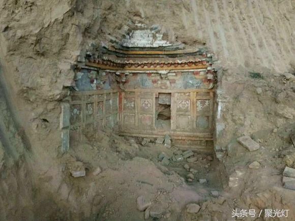 临汾乡宁发现一古墓,砖雕精美