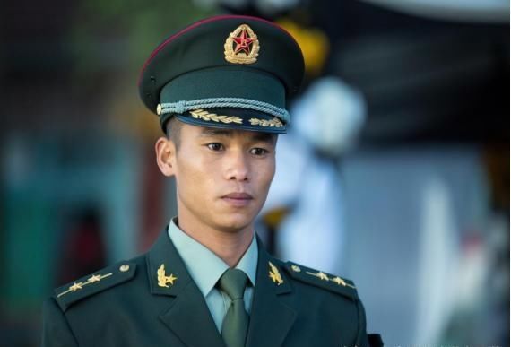 他是《战狼2》身高1.5米的板砖,一位参加猎人