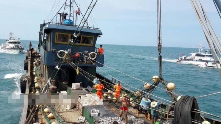 台当局以 越界 为由扣押大陆渔船\/图片来自台湾
