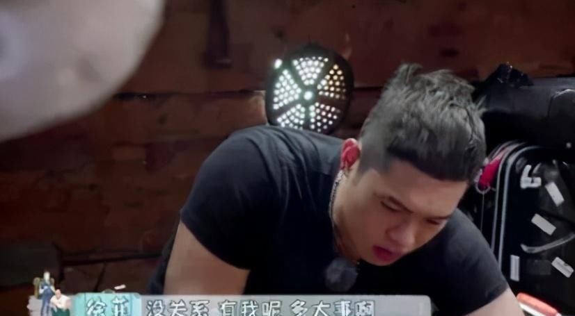 戏里是恶霸，戏外被儿子宠成小公主，背后故事引人落泪
