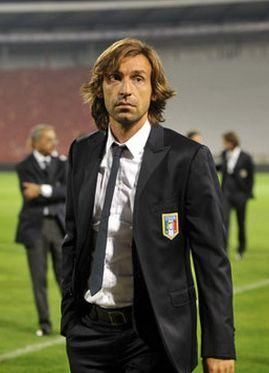 致敬足球富二代艺术家皮尔洛 低调中场大师 曾