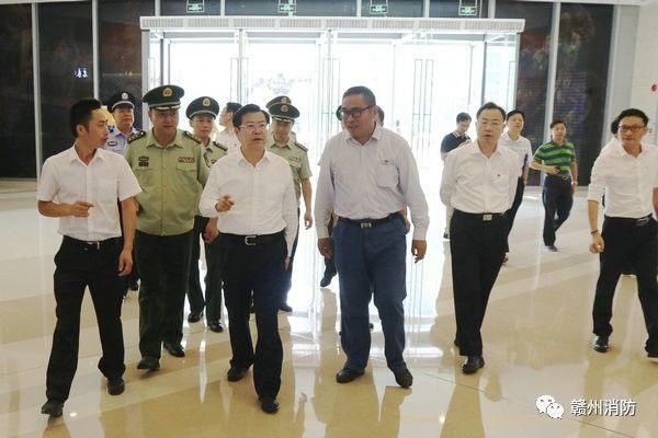 赣州市委副书记、市长曾文明检查十九大暨国庆