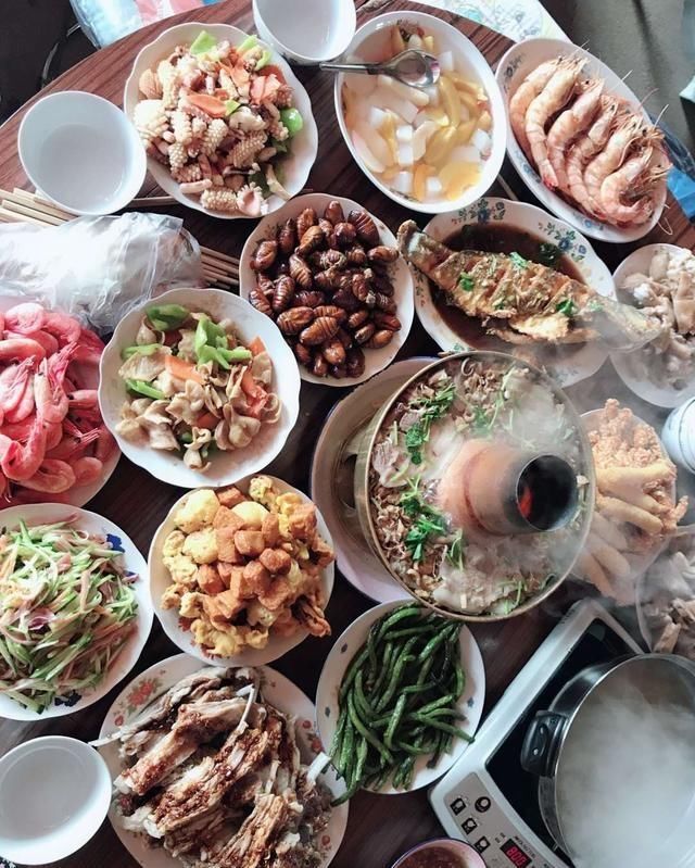 2018年夜饭，你更喜欢哪一家