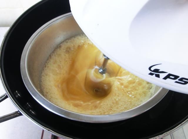 没有打蛋器怎么打蛋 t014d4bdf48a1c44746.jpg