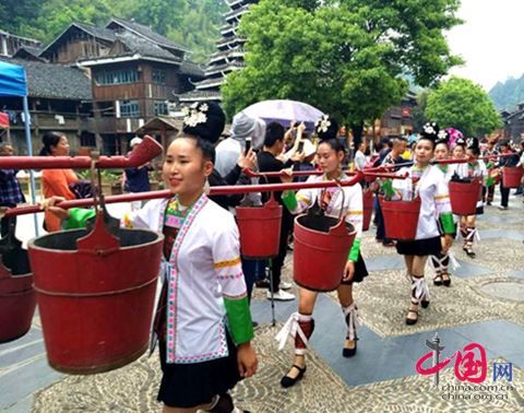 黎平肇兴“谷雨节”涌入万人穿越五百年