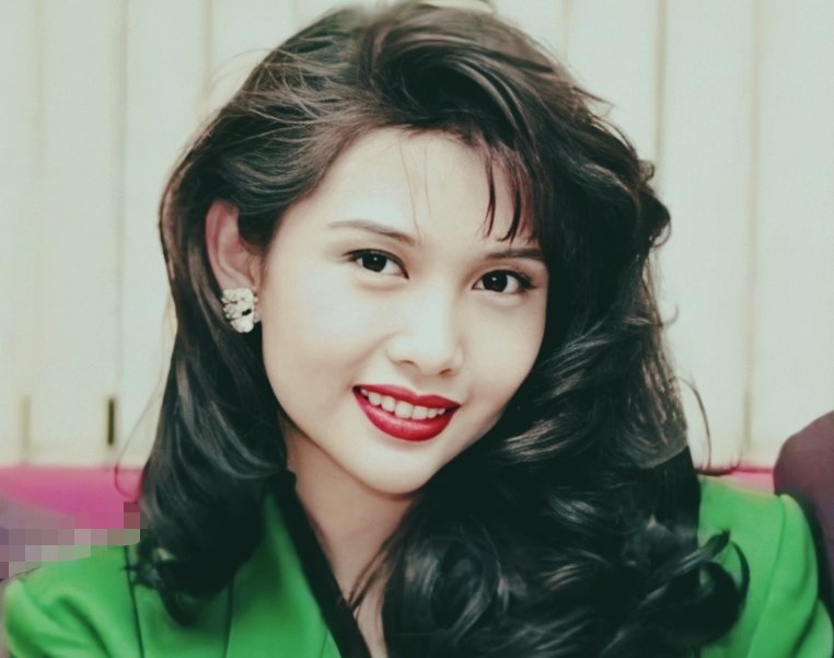 当年的港女星有多美？不靠修图，也堪称是完美容颜