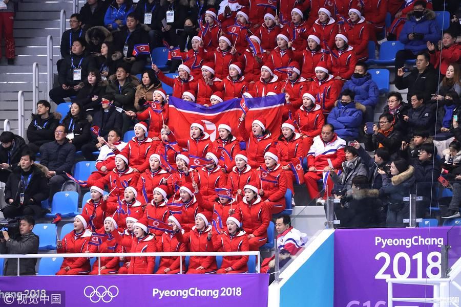 朝鲜啦啦队亮相平昌冬奥短道速滑赛场