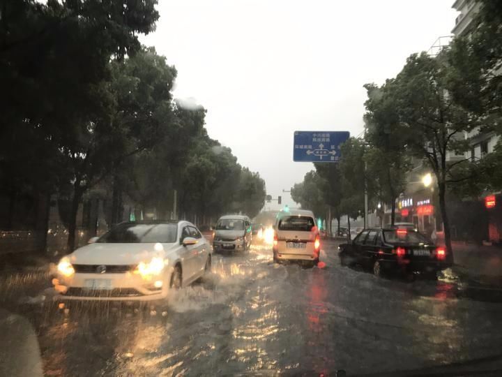 强对流天气来袭 绍兴各地出现大风大雨冰雹天气