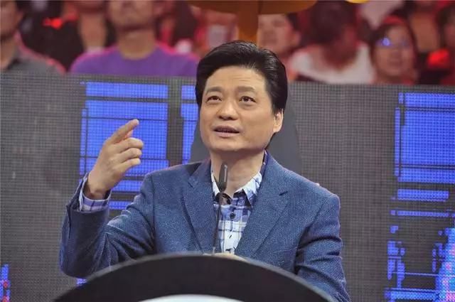 冯刘拍手机,小崔怒抗议 娱乐是个圈,相煎何太急