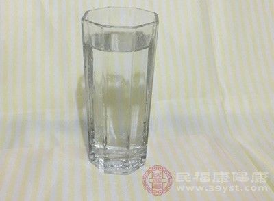 宿醉后吃什么 这些常见食物帮你解决宿醉烦恼