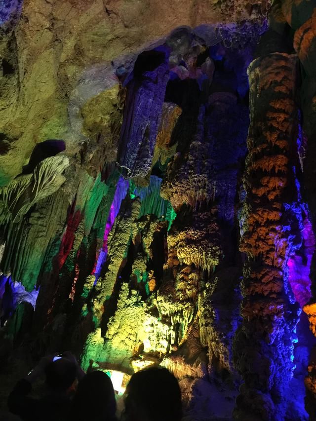 “游了银子岩,一世不愁钱”是否是真的?