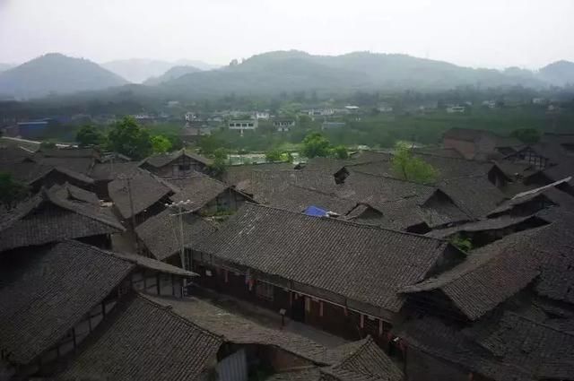 人间四月芳菲尽,古镇深巷炊烟袅 成都周边最冷门的5个古镇