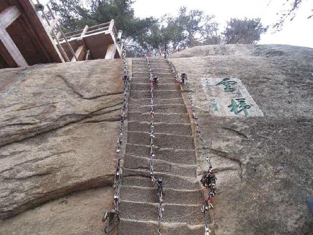 世界上最吓人的楼梯，每一个都让人心惊胆战，有两个就在中国！