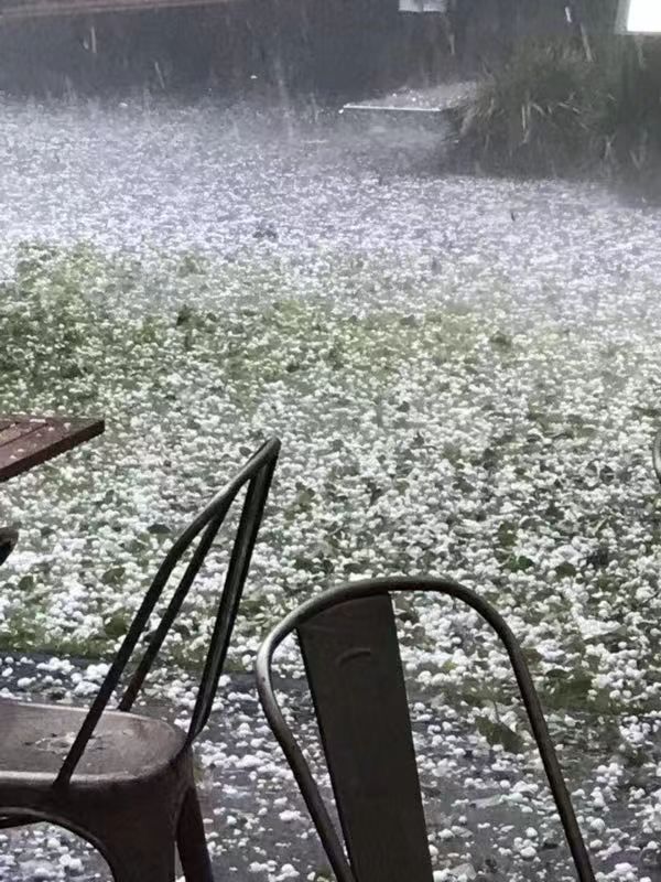 悉尼夏日惊喜冰雹之后的样子,吓坏一堆网友!崩