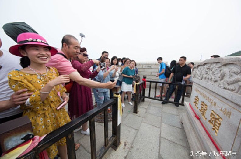 河北秦皇岛天气炎热 北戴河景区游人增多