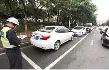 2018年交警提醒:春节闯红灯以后,这样做可以不扣分,你知道吗?