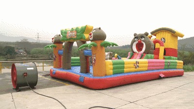 突发龙卷风,充气城堡被掀翻,2名儿童身亡7人受