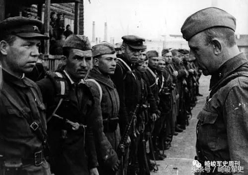 我为帝国夺石油：1942年德军第800“勃兰登堡”团之迈科普战记