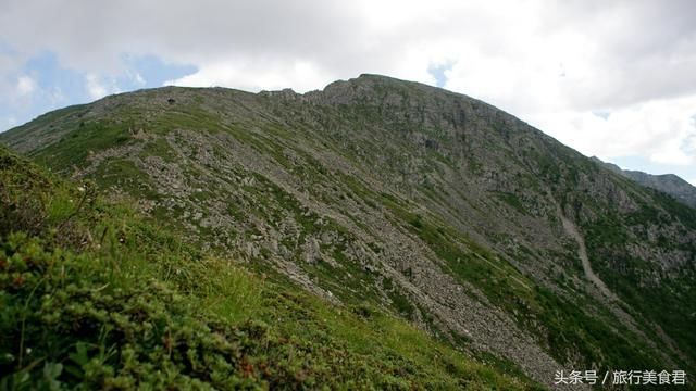 登顶秦岭海拔最高峰，让你亲身体验“一日历四季，十里不同天”!