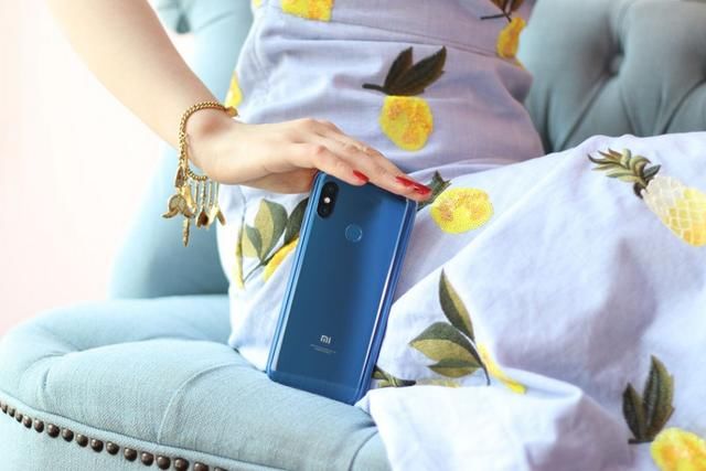 小米8,小米8SE和小米8探索版强势来袭,三机齐