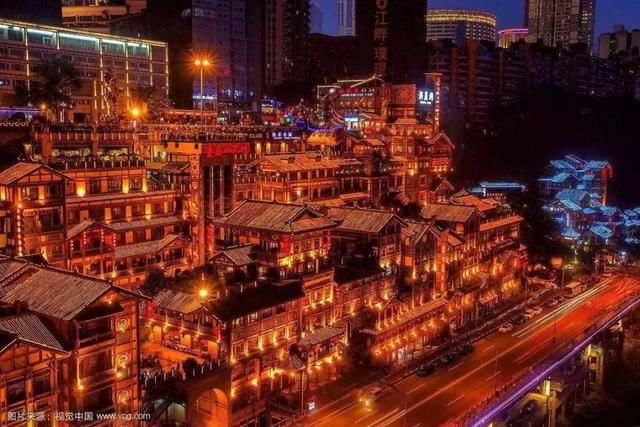 重庆和成都，哪个旅行地最受外地人欢迎？