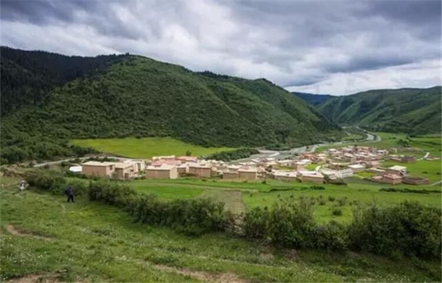 2018成都去稻城亚丁自驾游花费多少