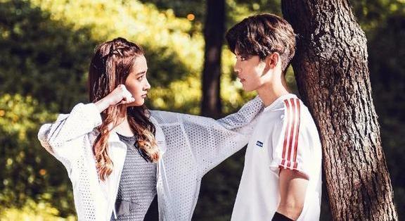 甜蜜暴击全网播放量目标100亿,鹿晗粉丝讥讽: