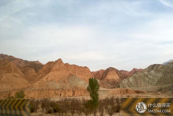 #原创新人#青海:一张蓝色画板上，映出绚烂世界