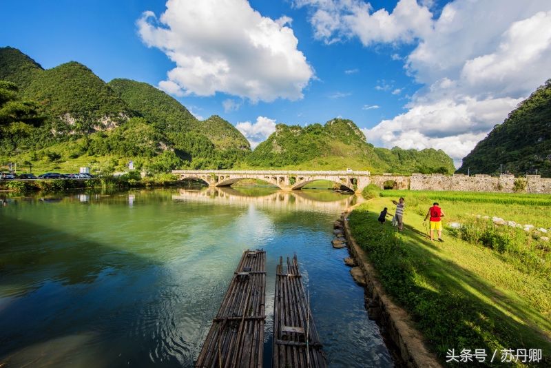 这里是摄影师的摆拍天堂,老人和牛是要付费的
