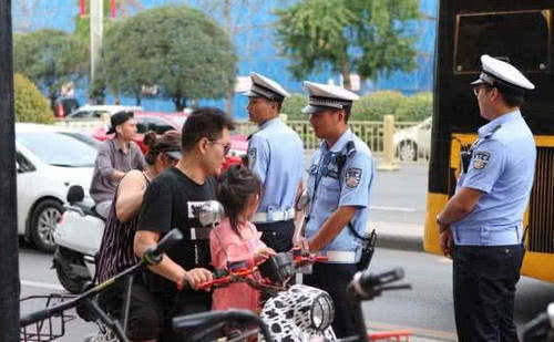 经常骑电动车的注意了新规定已发布,别哪天在