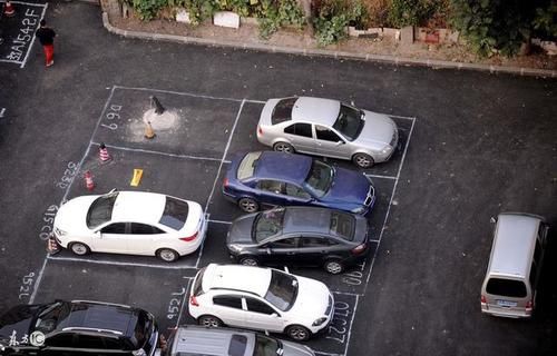 车位再次被占,车主一气之下用了这一招,电话就