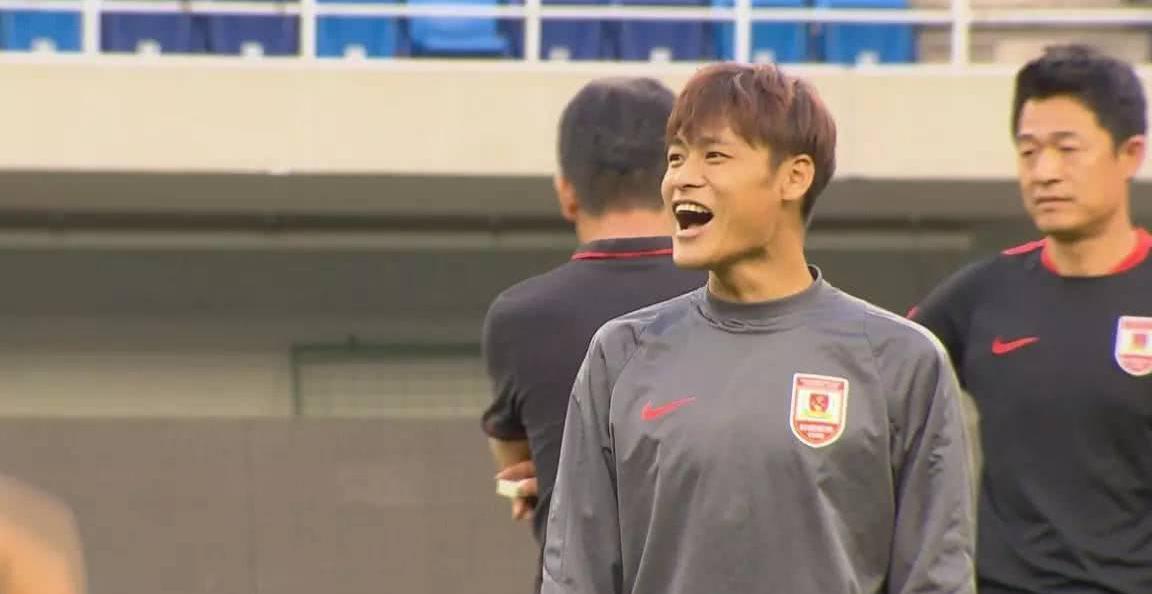 沪媒爆料,杜震宇因破坏球队团结被迫退役,网友