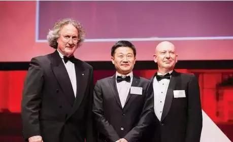 澳洲首次承认:中国移民的孩子最成功学历收入