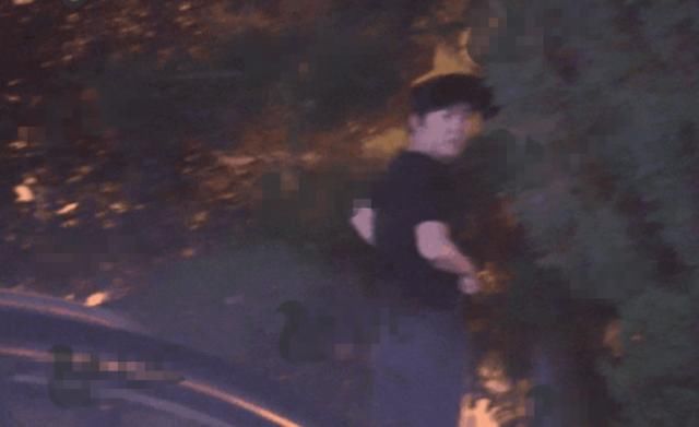 李云迪与美女约会温文尔雅,开豪车出来停路边随地小便 李云迪与美女约会温文尔雅,开豪车出来停路边随地小便