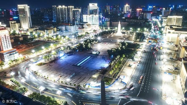 高楼林立新南昌,炫彩夜景
