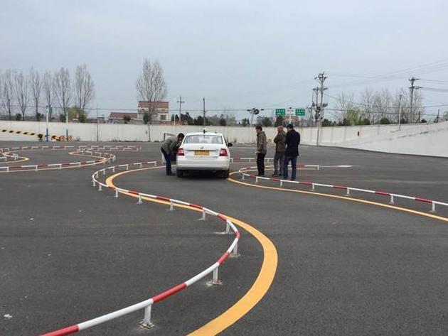 驾照越来越难拿, 这个动作没做只扣5分, 做了直