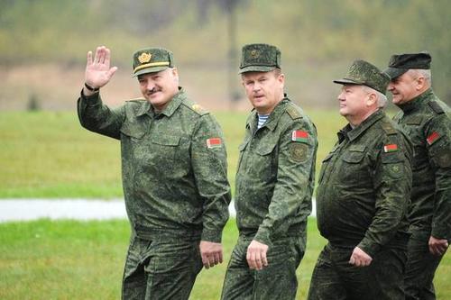 白俄罗斯将开发导弹系统、无人机,以应对日益